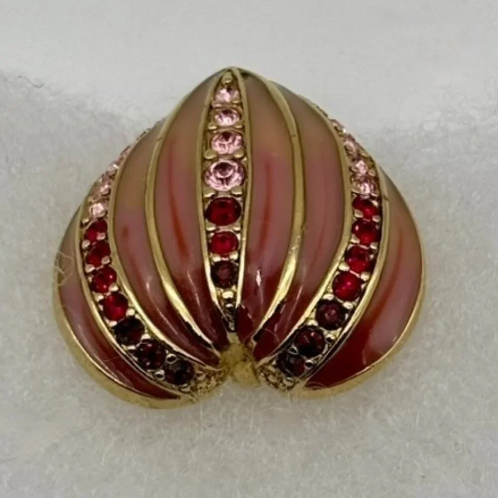 Vintage Monet Heart Shaped Pin Brooch Pin, Enamel With Pink and Ruby Rhinestones - Picture 4 of 10